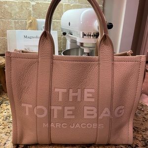 Marc Jacobs The Leather Medium Tote Bag